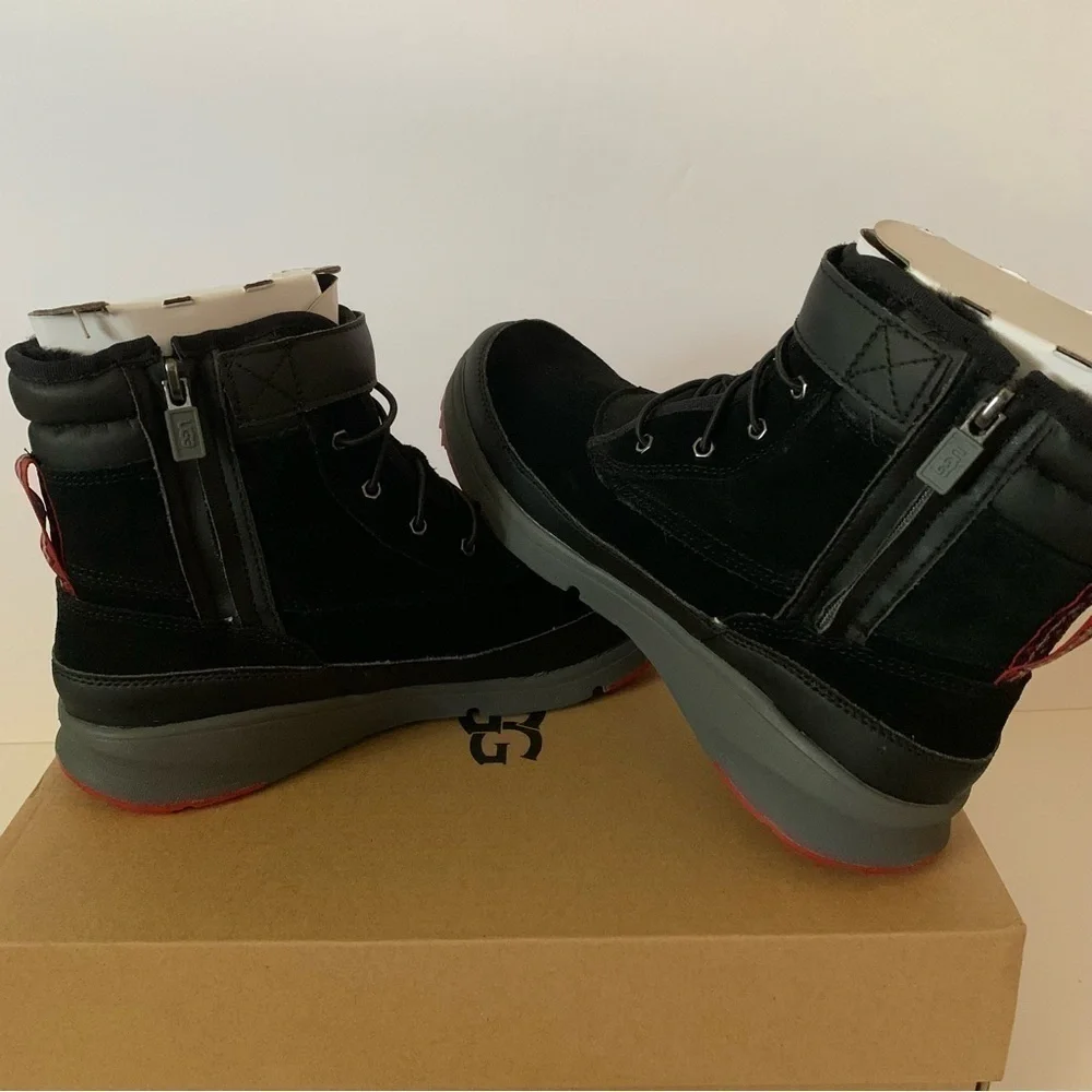 NIB. UGG Grade School Kids Arren Weather Boots